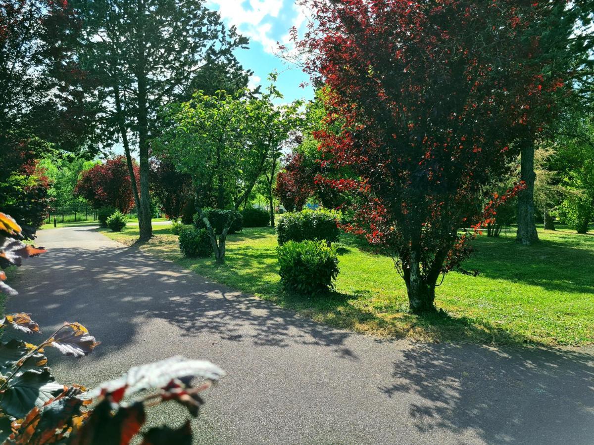 Resort & Camping - Val De Braye Bessé-sur-Braye 외부 사진